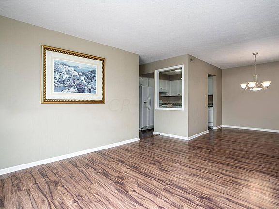 5th image of 1540-301 Slade Ave N Hampton Vil Condo