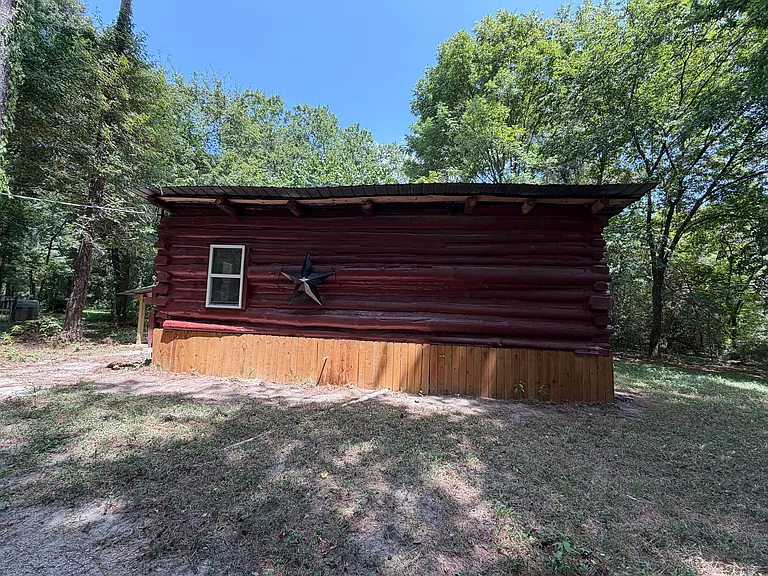 76 Young Rd — Photo 2