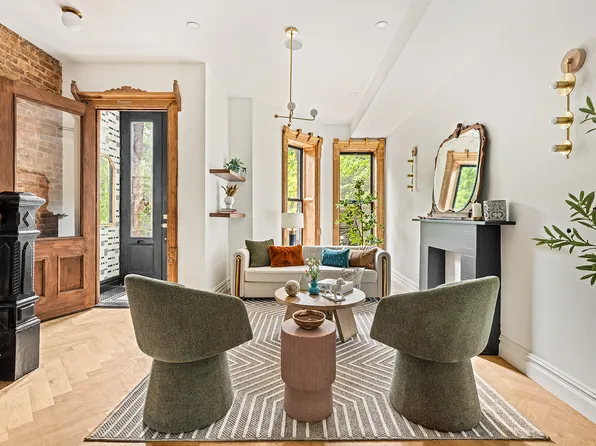 370 Hancock Street image 2 of 16