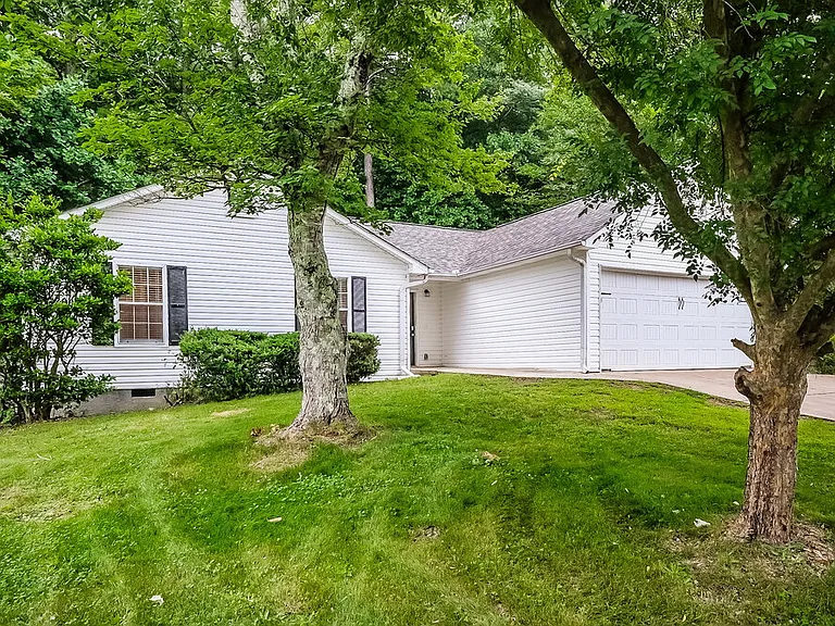 426 Ivy Crest Dr — Photo 3