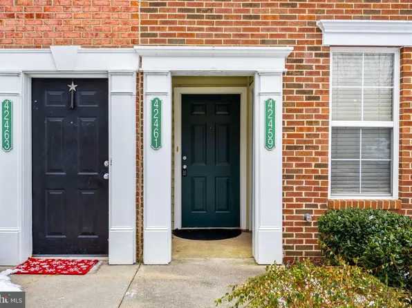 42461 Hollyhock Ter Unit 42461, Ashburn, VA 20148