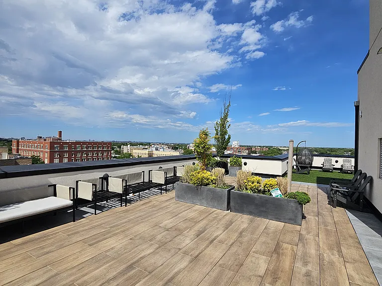 2108 Avenue P #201 — Photo 15