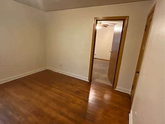 4th image of 483 Rosewood Ave