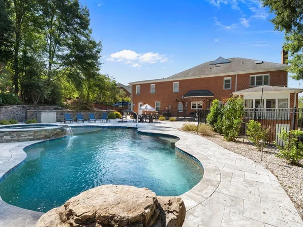1006 Chelsea Pl, Matthews, NC 28105