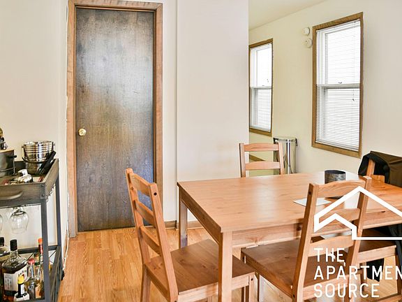 4th image of 1532 W Diversey Pkwy #2F