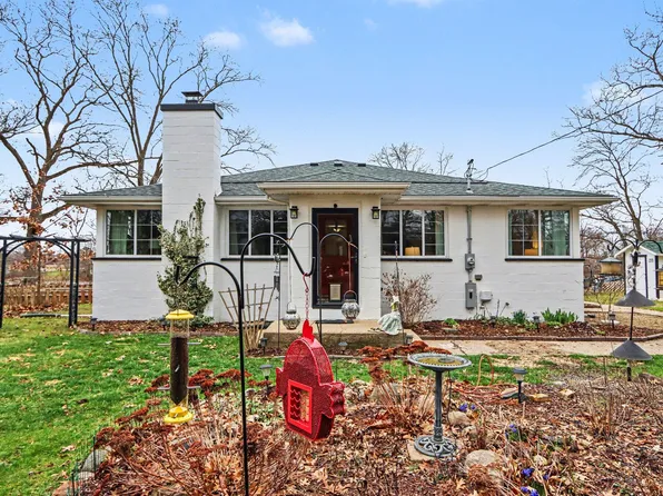 58864 River Heights Dr, Three Rivers, MI 49093