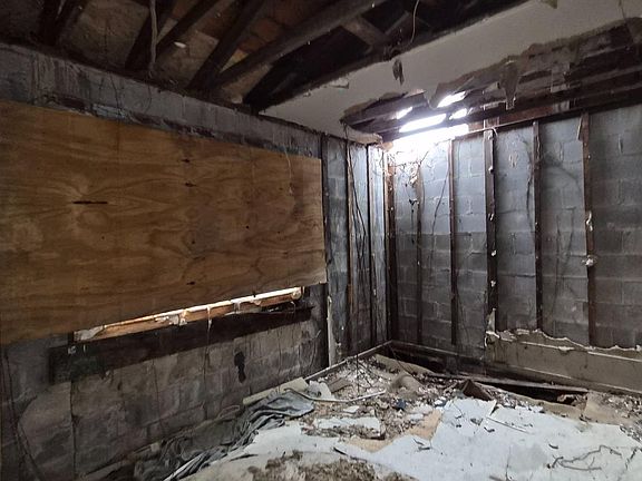 5th image of 5304 E St SE