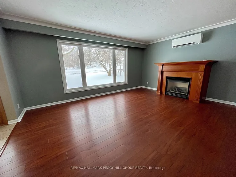1043 Penetanguishene Rd #UPPER — Photo 3