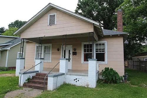 241 Marion St Photo 1