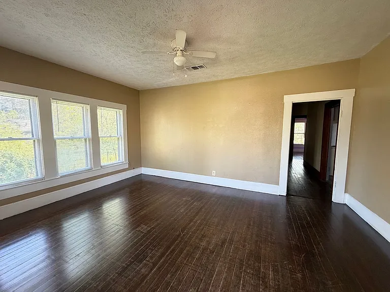 126 Wortham Dr — Photo 5