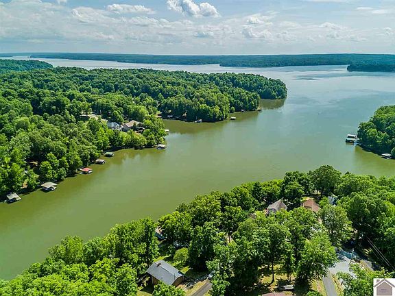 3rd image of 85 Spring Hill Dr