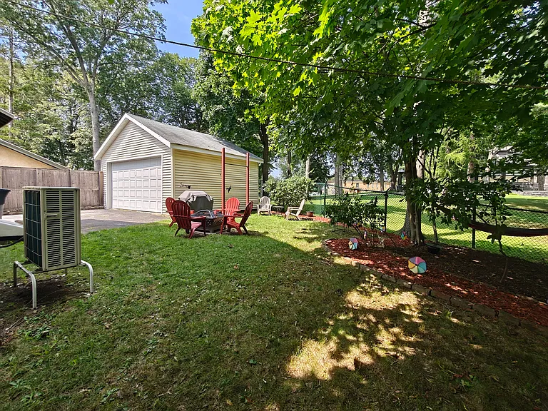 22 Clovelly Rd #3A — Photo 9