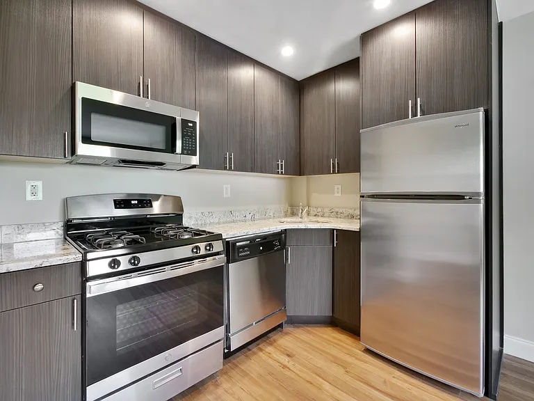 Heritage House Apartments — Photo 58