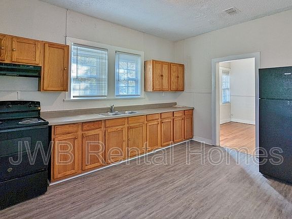 2nd image of 3005 W 5th St