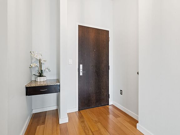 4th image of 900 20th Ave S APT 703
