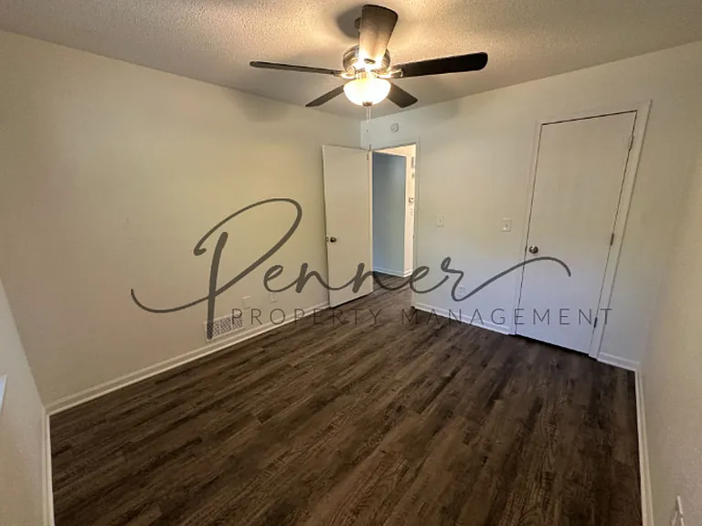 705D NE Ball Dr — Photo 4