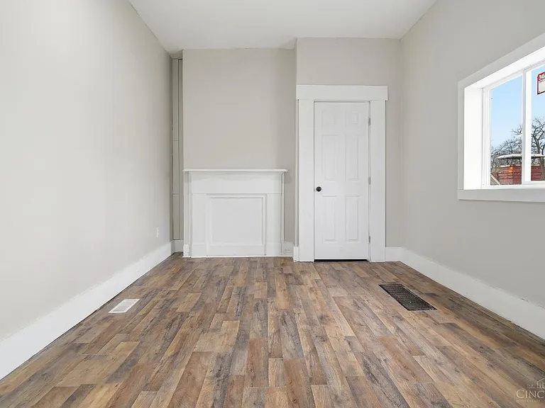 540 Grand Ave — Photo 25