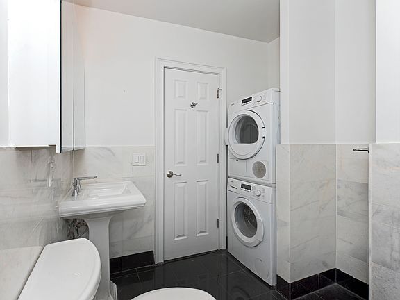 2nd image of 835 Franklin Ave #3BU