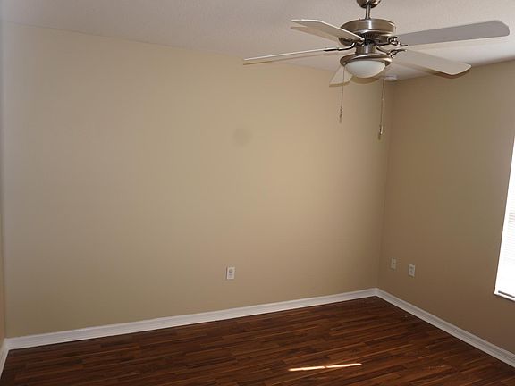 4th image of 230 Belvedere Way