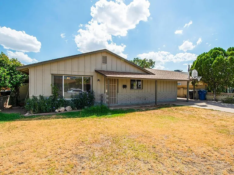 1535 W Capri Ave — Photo 3