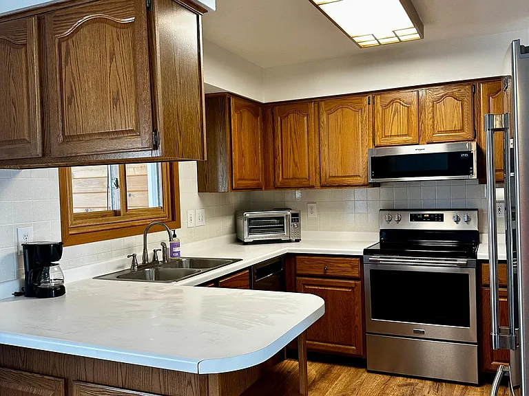 Lots of kitchen cabinets for your cooking needs