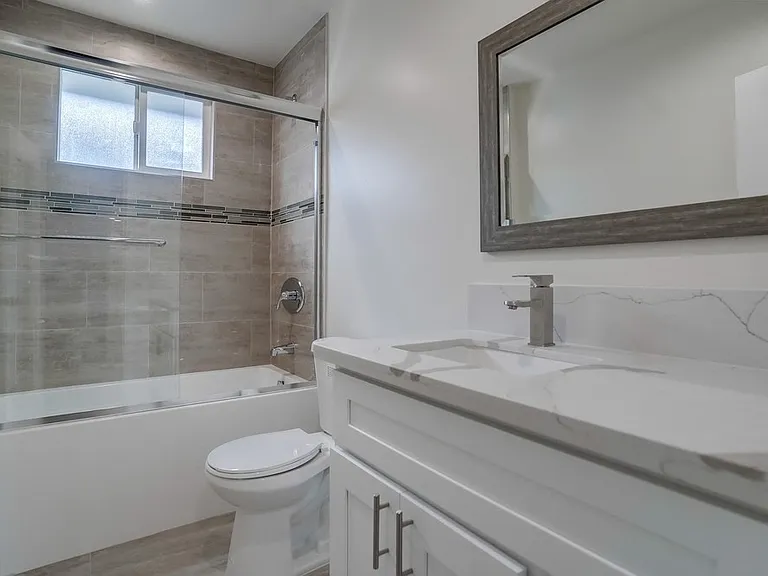 4045 Stevely Ave — Photo 10