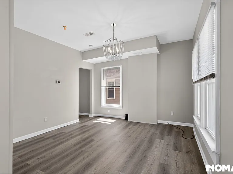 558 Marston St — Photo 11
