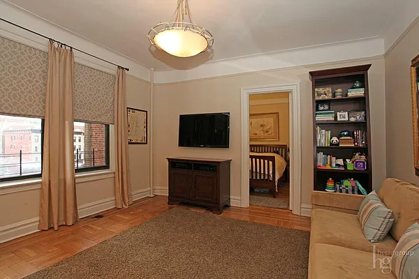 Rented by Hecht Group | media 9