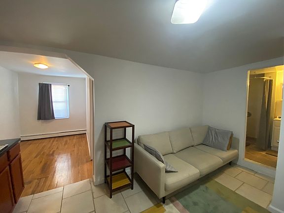 5th image of 382 McGuinness Blvd #2