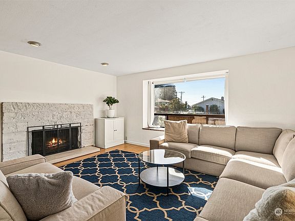 5th image of 1525 S Meyers Street
