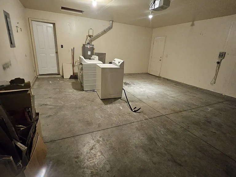 320 S Holly St — Photo 7