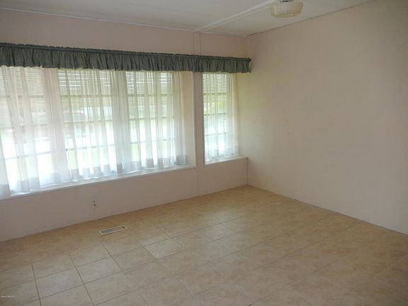5th image of 605 Draco Dr