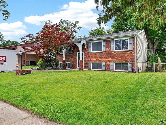 4th image of 11819 Foxwood Dr