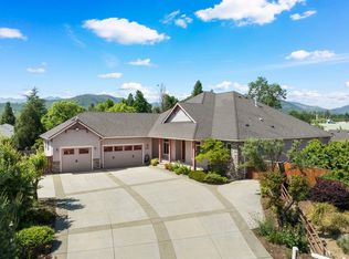 113 Huntley Ln, Phoenix, OR 97535