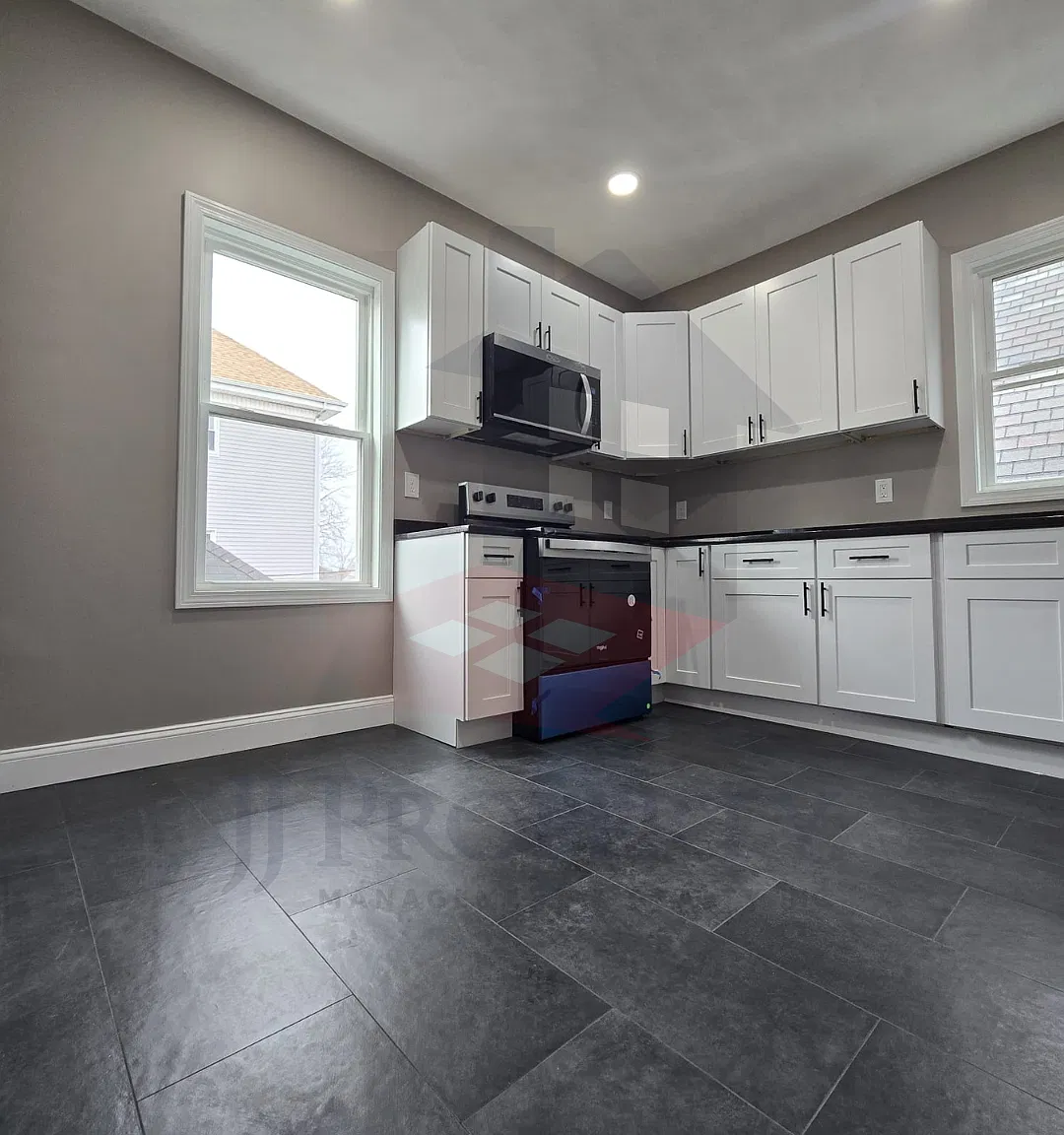 3 bed, 1400 sqft, $2,100 — Photo 3
