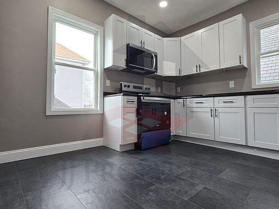 3rd image of 1051-1053 Broad St #2