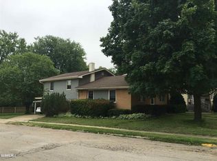 595 N 2nd St, Platteville, WI 53818