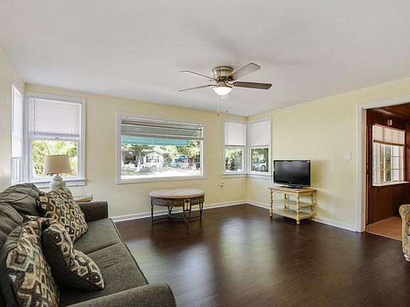 3rd image of 1021 Michigan Dr W APT B