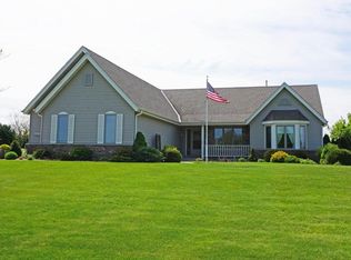 S92W31901 Leah Ct, Mukwonago, WI 53149