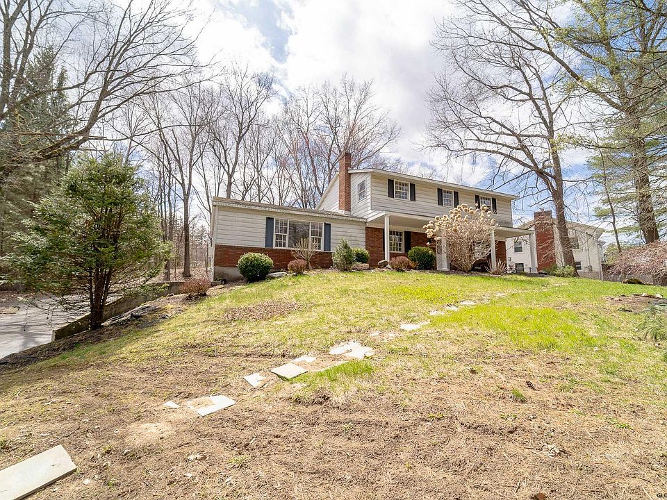 1st image of 134 Wood Dale Dr