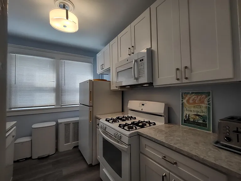 19 N Douglas Ave — Photo 12