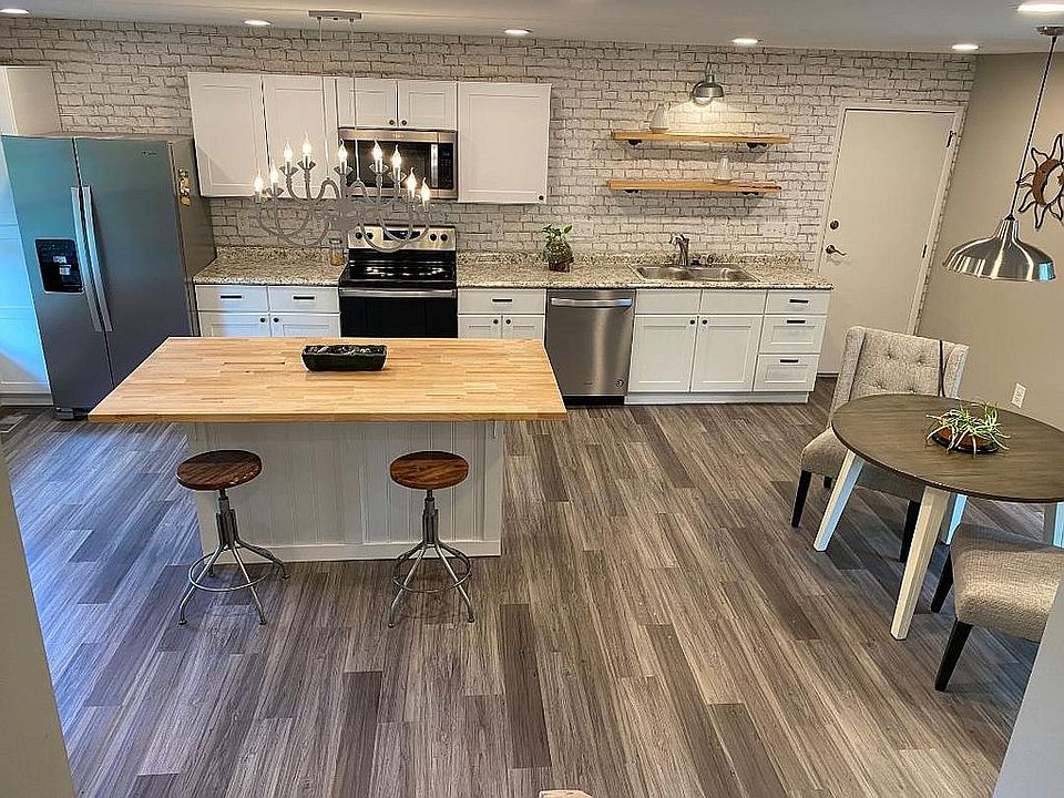 16x22 kitchen seats 14!