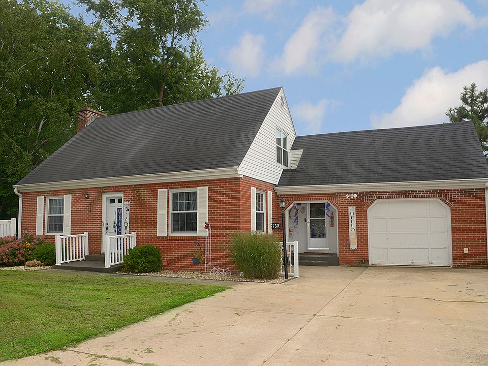 1st image of 733 E Main St