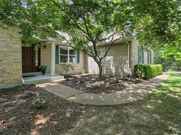279 Fawn Ridge Ln, Hillsboro, MO 63050