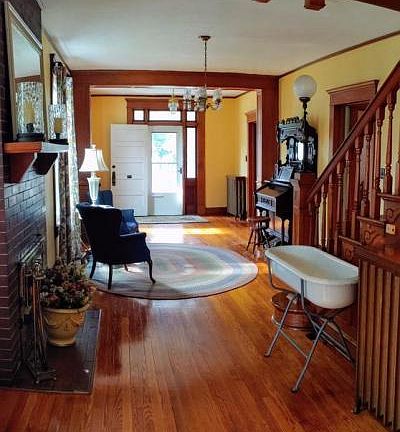 5th image of 220 Winchester Ave