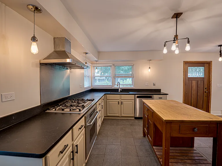 219 Spring Ave — Photo 3