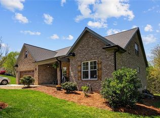 405 Scenic Dr, King, NC 27021