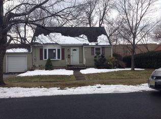 68 Hunter Pl, Pompton Lakes, NJ 07442