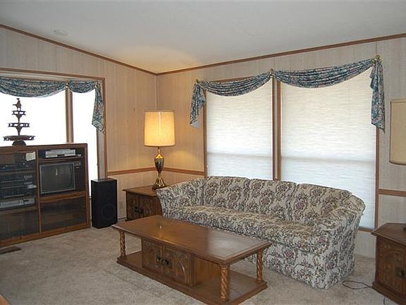 3rd image of 125 Blue Spruce Ln