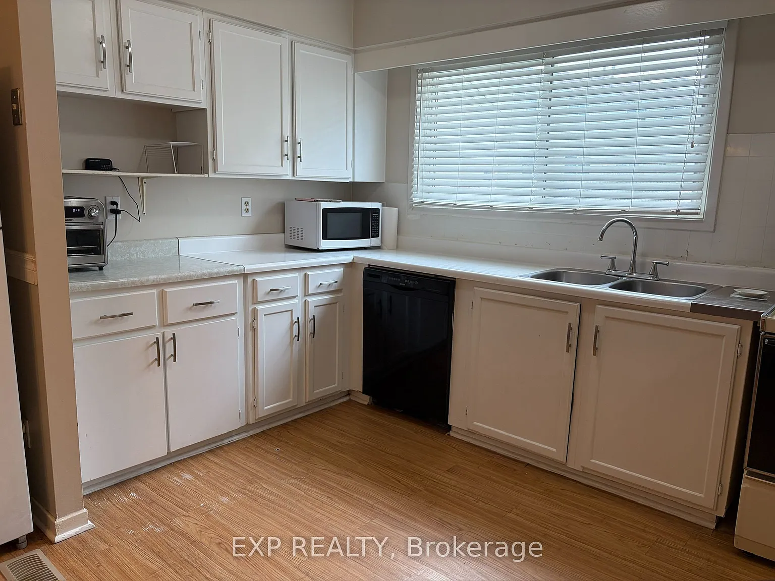 4 bed, $2,350 — Photo 4
